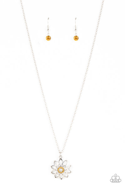 Farmstead Fairytale - Yellow - NS-454