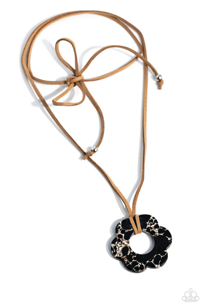 Tied Triumph - Black - NS-725